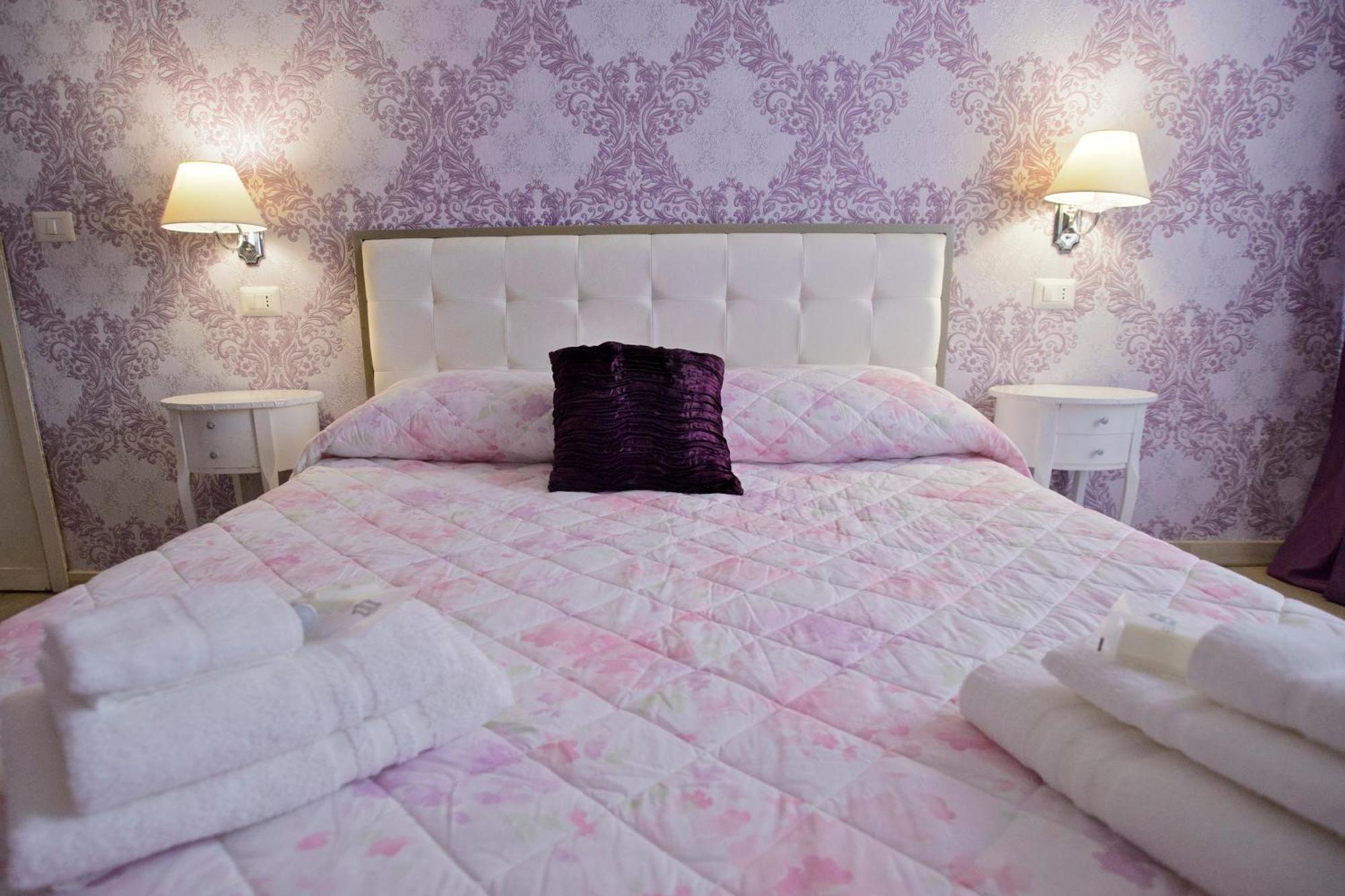 Vatican Rooms Accommodation — Photos 2